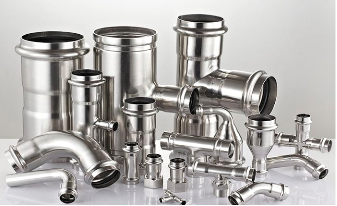 304薄壁不銹鋼水管和塑料水管哪個好?